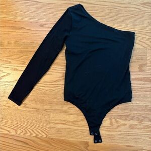 Nuuds Black One Shoulder Bodysuit